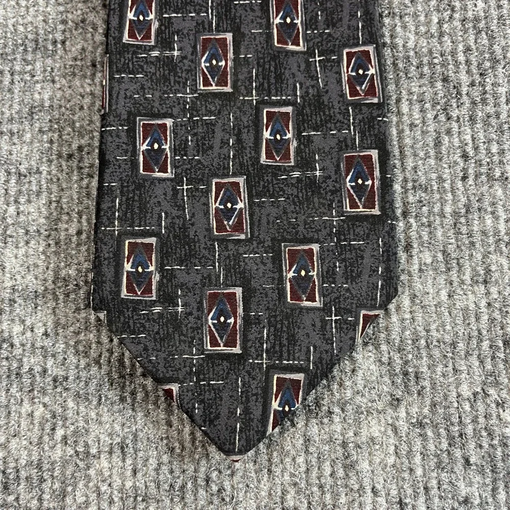 Allyn Saint George American Classic Mens Geometric Diamond Necktie Grey Blue